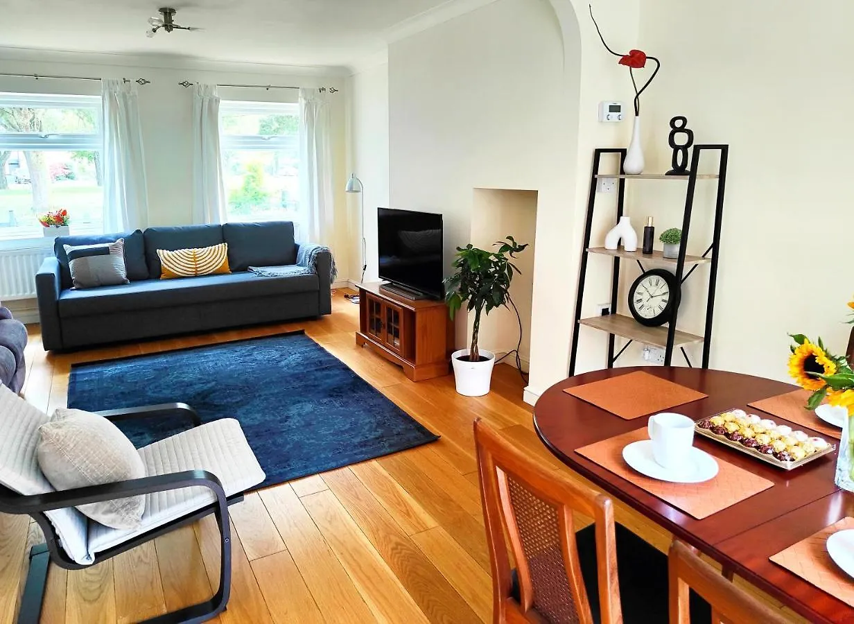Holiday home Cambridge Stays: Science Park Adjacent Home with Garden and Parking