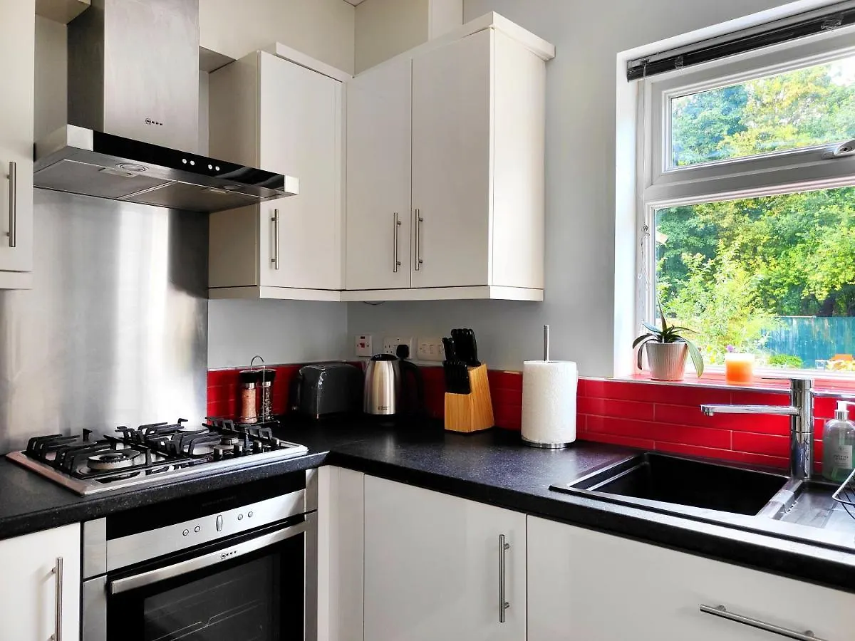 Holiday home Cambridge Stays: Science Park Adjacent Home with Garden and Parking