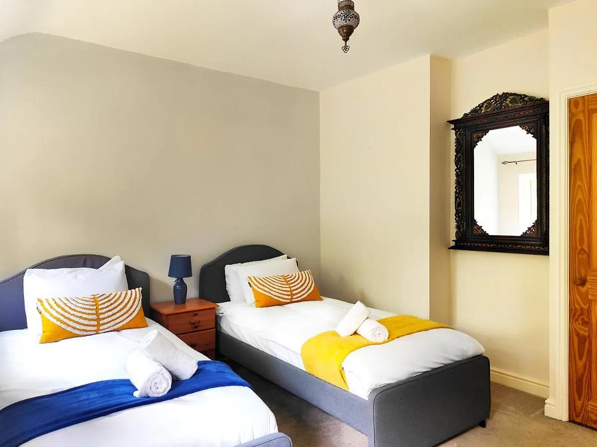 Cambridge Stays 3Br House Near Science Park-15 Min To Center-Free Parking-Garden - Long Stay Rates Available بيت للعطل كامبريدج