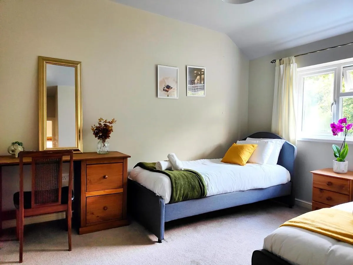 Cambridge Stays 3Br House Near Science Park-15 Min To Center-Free Parking-Garden - Long Stay Rates Available كامبريدج